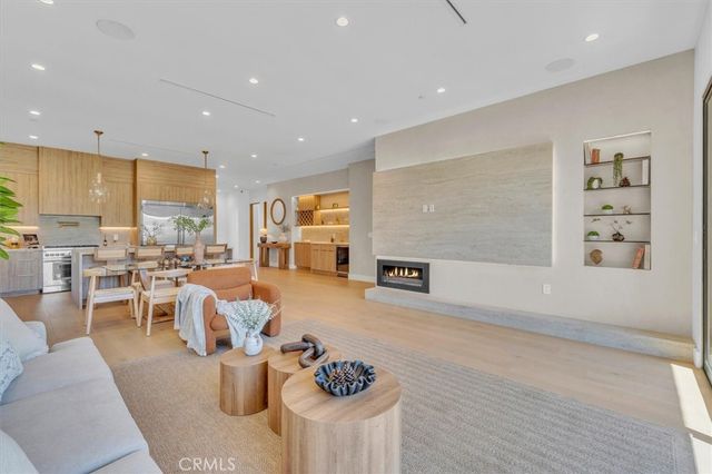 11956 Collins Street, Valley Village, CA 91607