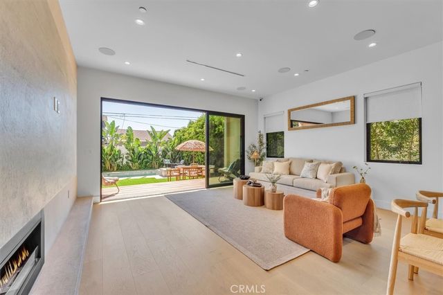 11956 Collins Street, Valley Village, CA 91607