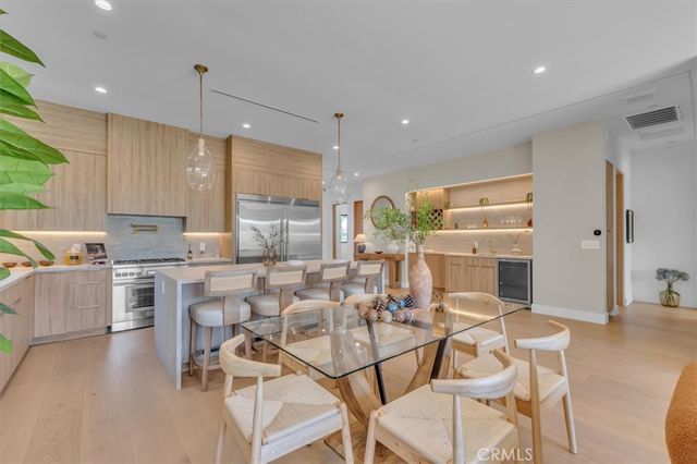 11956 Collins Street, Valley Village, CA 91607