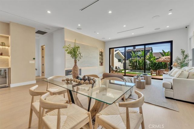 11956 Collins Street, Valley Village, CA 91607