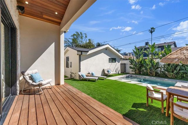 11956 Collins Street, Valley Village, CA 91607