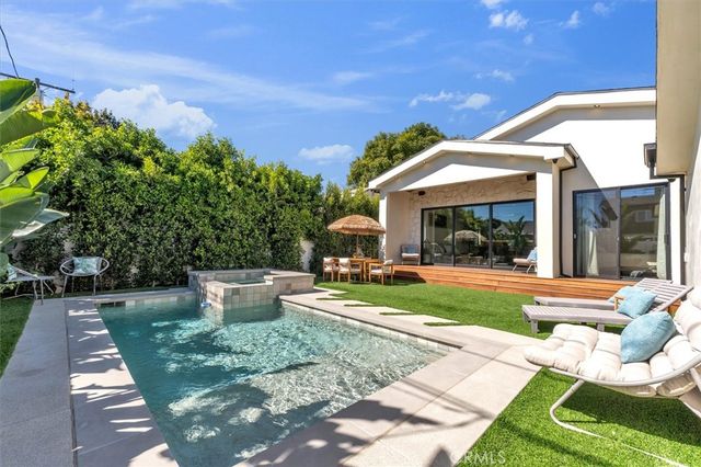 11956 Collins Street, Valley Village, CA 91607