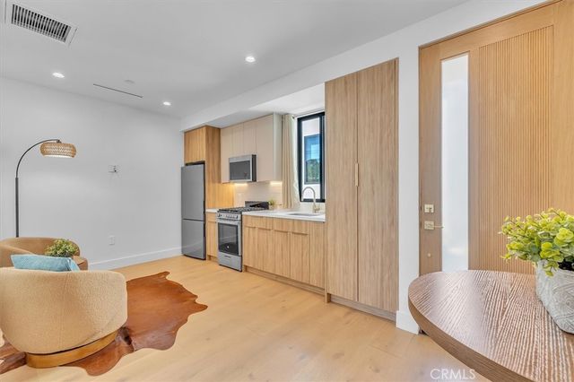 11956 Collins Street, Valley Village, CA 91607