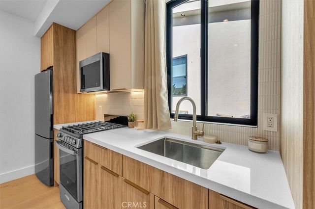 11956 Collins Street, Valley Village, CA 91607