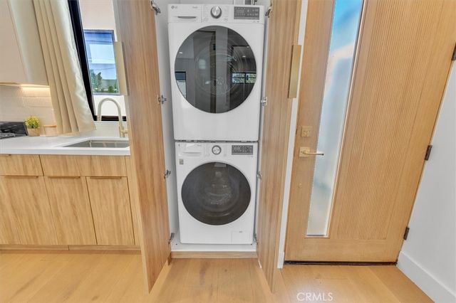 11956 Collins Street, Valley Village, CA 91607