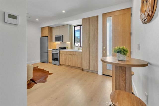 11956 Collins Street, Valley Village, CA 91607