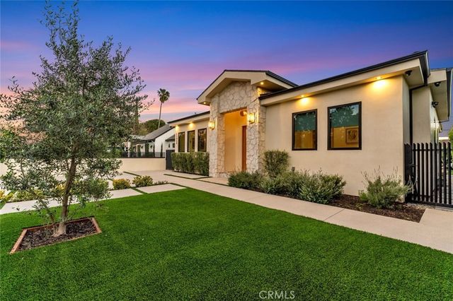 11956 Collins Street, Valley Village, CA 91607