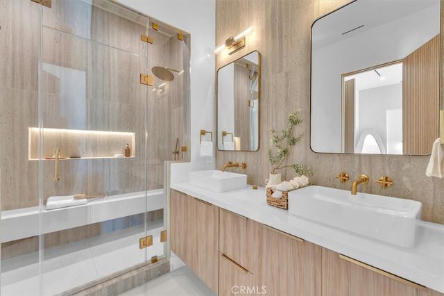 11956 Collins Street, Valley Village, CA 91607