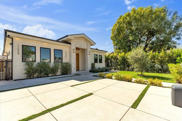 11956 Collins Street, Valley Village, CA 91607