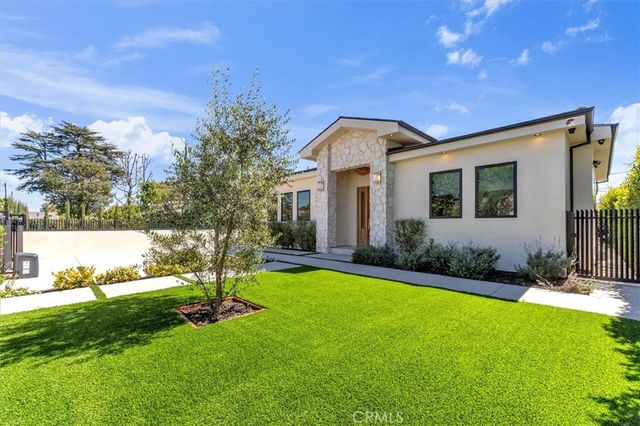 11956 Collins Street, Valley Village, CA 91607