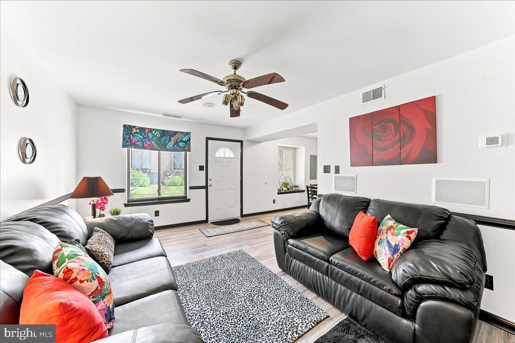 5200 HILLTOP DR #J11, BROOKHAVEN, PA 19015 — photo 2