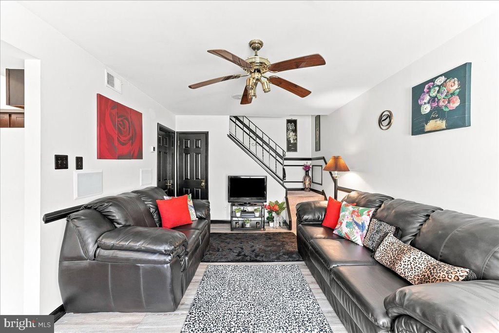 5200 HILLTOP DR #J11, BROOKHAVEN, PA 19015 — photo 4