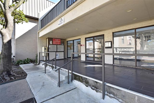 3035 Walnut Bend Lane 15, Houston, TX 77042