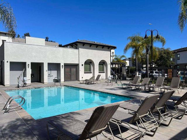 2332 Verano Way, Vista, CA 92081