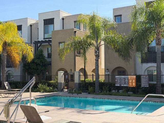 2332 Verano Way, Vista, CA 92081