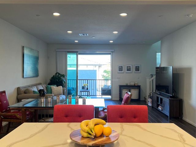 2332 Verano Way, Vista, CA 92081