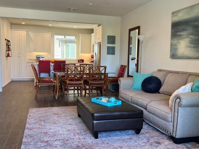 2332 Verano Way, Vista, CA 92081