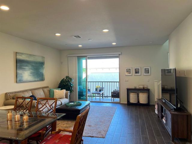 2332 Verano Way, Vista, CA 92081