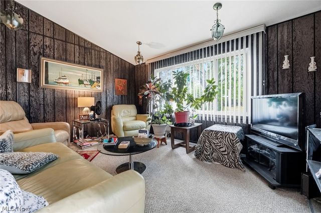 14471 Washington Boulevard, University Heights, OH 44118