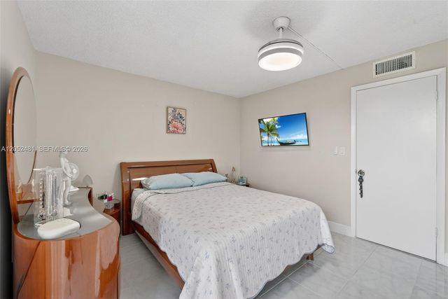 8851 Sunrise Lakes Blvd 116, Sunrise, FL 33322