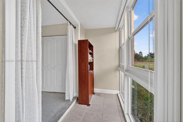 8851 Sunrise Lakes Blvd 116, Sunrise, FL 33322