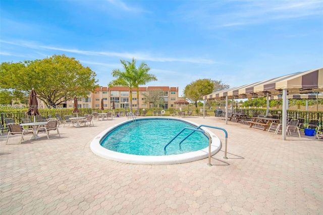8851 Sunrise Lakes Blvd 116, Sunrise, FL 33322