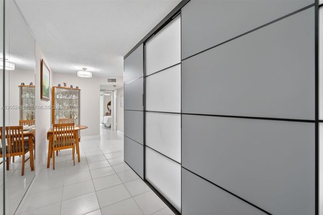 8851 Sunrise Lakes Blvd 116, Sunrise, FL 33322