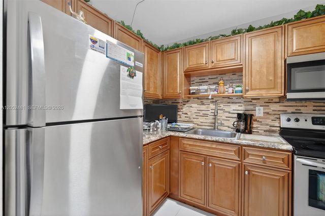 8851 Sunrise Lakes Blvd 116, Sunrise, FL 33322