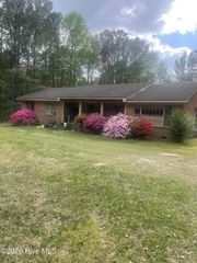 1311 Bill Town Road, Rose Hill, NC 28458