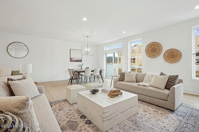 17 Colt Lane, Manalapan, NJ 07726