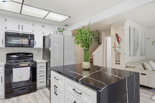 911 Erie Cir, Milpitas, CA 95035