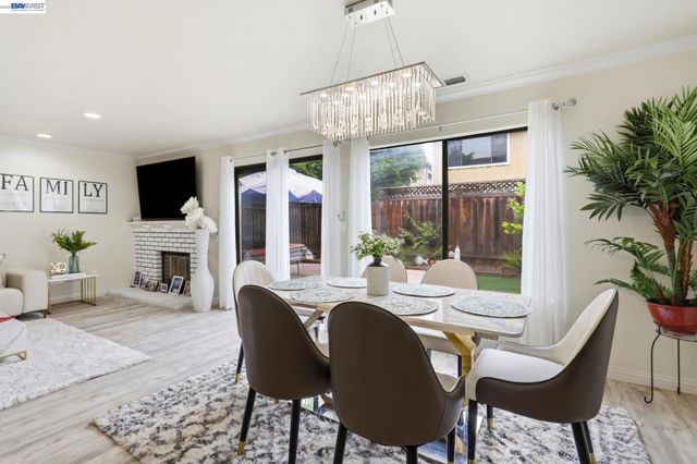 911 Erie Cir, Milpitas, CA 95035