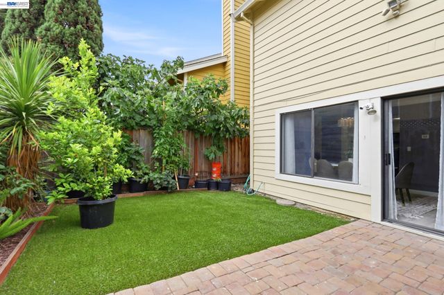 911 Erie Cir, Milpitas, CA 95035