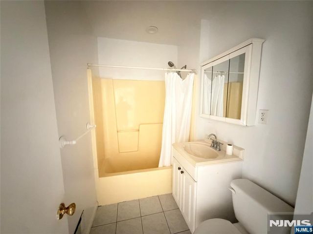 501 Englehardt Terrace 2, Ridgefield, NJ 07657