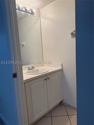 9323 SW 227th St 6-5, Cutler Bay, FL 33190