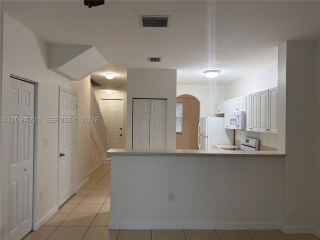 9323 SW 227th St 6-5, Cutler Bay, FL 33190
