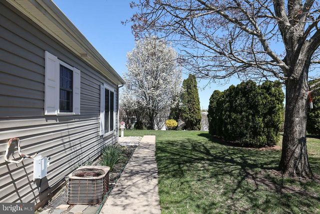 52 OAK RIDGE LN, Manahawkin, NJ 08050