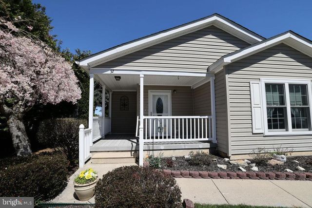 52 OAK RIDGE LN, Manahawkin, NJ 08050