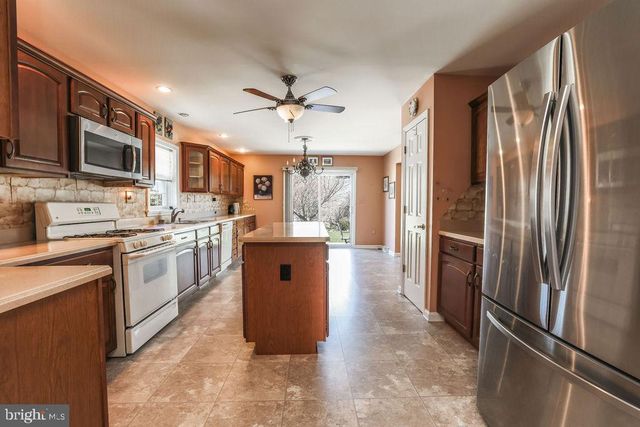 52 OAK RIDGE LN, Manahawkin, NJ 08050
