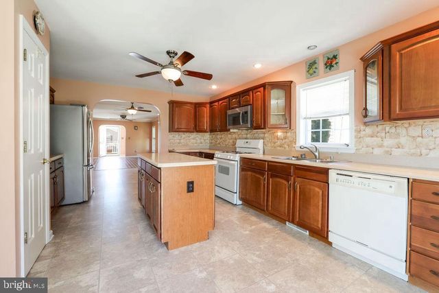 52 OAK RIDGE LN, Manahawkin, NJ 08050