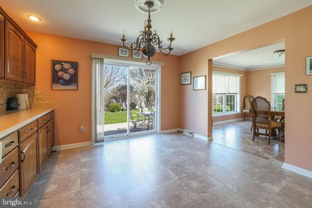 52 OAK RIDGE LN, Manahawkin, NJ 08050