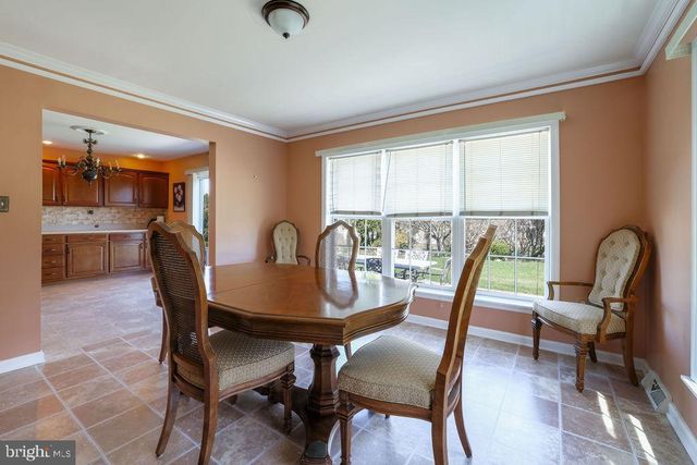 52 OAK RIDGE LN, Manahawkin, NJ 08050
