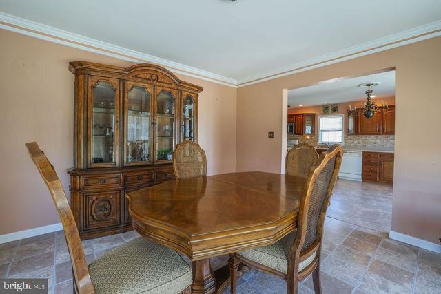 52 OAK RIDGE LN, Manahawkin, NJ 08050