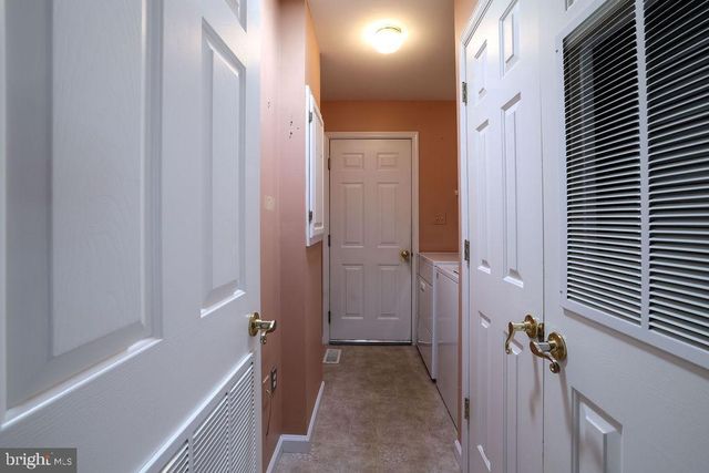 52 OAK RIDGE LN, Manahawkin, NJ 08050