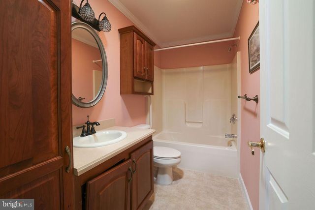 52 OAK RIDGE LN, Manahawkin, NJ 08050