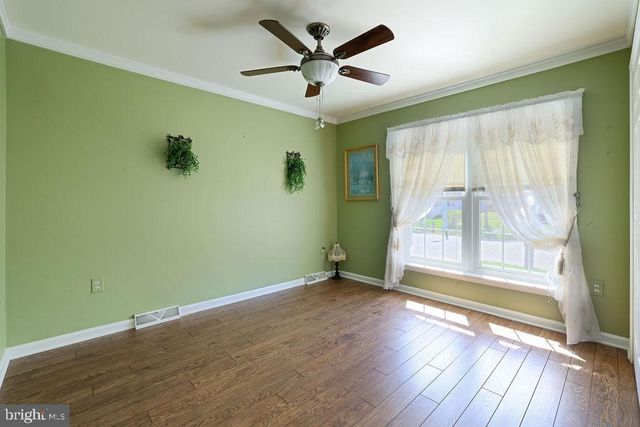 52 OAK RIDGE LN, Manahawkin, NJ 08050