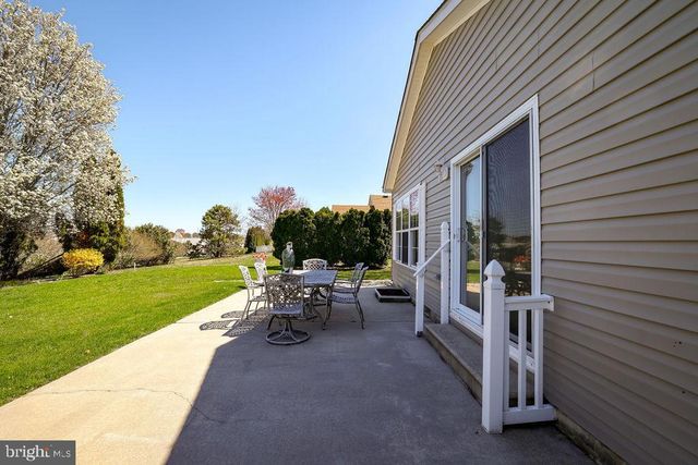 52 OAK RIDGE LN, Manahawkin, NJ 08050