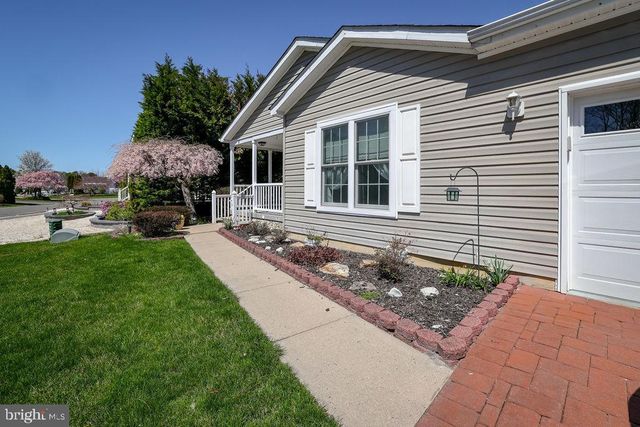 52 OAK RIDGE LN, Manahawkin, NJ 08050