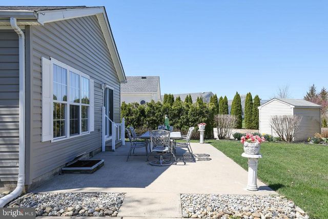 52 OAK RIDGE LN, Manahawkin, NJ 08050
