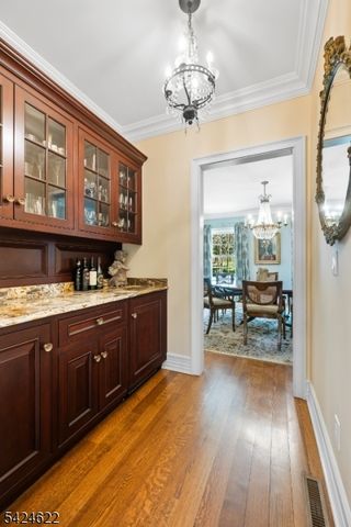 76 Pine Way, New Providence Boro, NJ 07974